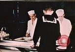 Image cuisiniers Fort Richardson Alaska USA, 1954, de la seconde 41 séquences d'archives historiques vidéo 65675034963