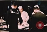 Image cuisiniers Fort Richardson Alaska USA, 1954, de la seconde 50 séquences d'archives historiques vidéo 65675034963