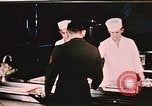 Image cuisiniers Fort Richardson Alaska USA, 1954, de la seconde 59 séquences d'archives historiques vidéo 65675034963