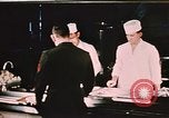 Image cuisiniers Fort Richardson Alaska USA, 1954, de la seconde 61 séquences d'archives historiques vidéo 65675034963