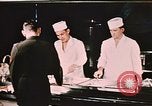 Image cuisiniers Fort Richardson Alaska USA, 1954, de la seconde 62 séquences d'archives historiques vidéo 65675034963