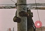 Standbild linesman Elmendorf Air Force Base Alaska USA, 1954, aus Sekunde 8 historischem Filmmaterial Videoclip 65675034965
