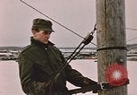 Standbild linesman Elmendorf Air Force Base Alaska USA, 1954, aus Sekunde 29 historischem Filmmaterial Videoclip 65675034965