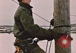 Standbild linesman Elmendorf Air Force Base Alaska USA, 1954, aus Sekunde 33 historischem Filmmaterial Videoclip 65675034965