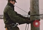 Standbild linesman Elmendorf Air Force Base Alaska USA, 1954, aus Sekunde 34 historischem Filmmaterial Videoclip 65675034965