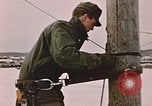 Standbild linesman Elmendorf Air Force Base Alaska USA, 1954, aus Sekunde 39 historischem Filmmaterial Videoclip 65675034965