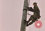 Standbild linesman Elmendorf Air Force Base Alaska USA, 1954, aus Sekunde 43 historischem Filmmaterial Videoclip 65675034965