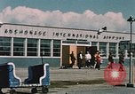 Immagine di Esterno dell'aeroporto internazionale di Anchorage Anchorage Alaska USA, 1954, secondo 4 filmato di repertorio 65675034971