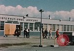 Immagine di Esterno dell'aeroporto internazionale di Anchorage Anchorage Alaska USA, 1954, secondo 10 filmato di repertorio 65675034971