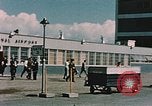 Immagine di Esterno dell'aeroporto internazionale di Anchorage Anchorage Alaska USA, 1954, secondo 13 filmato di repertorio 65675034971