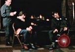 Standbild Alaskan Mann und Frau Fort Richardson Alaska USA, 1955, aus Sekunde 8 historischem Filmmaterial Videoclip 65675034980