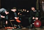Standbild Alaskan Mann und Frau Fort Richardson Alaska USA, 1955, aus Sekunde 16 historischem Filmmaterial Videoclip 65675034980