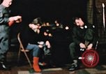 Standbild Alaskan Mann und Frau Fort Richardson Alaska USA, 1955, aus Sekunde 21 historischem Filmmaterial Videoclip 65675034980