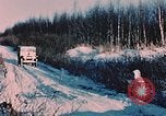 Immagine di Driver della jeep Goose Bay Alaska USA, 1954, secondo 5 filmato di repertorio 65675034987