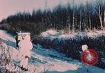 Immagine di Driver della jeep Goose Bay Alaska USA, 1954, secondo 8 filmato di repertorio 65675034987