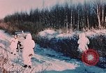 Immagine di Driver della jeep Goose Bay Alaska USA, 1954, secondo 15 filmato di repertorio 65675034987