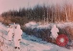 Immagine di Driver della jeep Goose Bay Alaska USA, 1954, secondo 18 filmato di repertorio 65675034987
