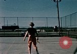 Standbild Tennis Elmendorf Air Force Base Alaska USA, 1954, aus Sekunde 5 historischem Filmmaterial Videoclip 65675034990