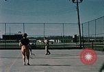 Standbild Tennis Elmendorf Air Force Base Alaska USA, 1954, aus Sekunde 10 historischem Filmmaterial Videoclip 65675034990