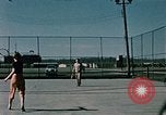 Standbild Tennis Elmendorf Air Force Base Alaska USA, 1954, aus Sekunde 12 historischem Filmmaterial Videoclip 65675034990