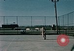 Standbild Tennis Elmendorf Air Force Base Alaska USA, 1954, aus Sekunde 17 historischem Filmmaterial Videoclip 65675034990