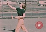 Standbild Tennis Elmendorf Air Force Base Alaska USA, 1954, aus Sekunde 22 historischem Filmmaterial Videoclip 65675034990