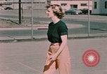 Standbild Tennis Elmendorf Air Force Base Alaska USA, 1954, aus Sekunde 27 historischem Filmmaterial Videoclip 65675034990