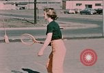 Standbild Tennis Elmendorf Air Force Base Alaska USA, 1954, aus Sekunde 29 historischem Filmmaterial Videoclip 65675034990