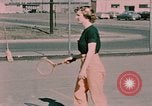 Standbild Tennis Elmendorf Air Force Base Alaska USA, 1954, aus Sekunde 34 historischem Filmmaterial Videoclip 65675034990