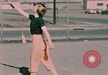 Standbild Tennis Elmendorf Air Force Base Alaska USA, 1954, aus Sekunde 35 historischem Filmmaterial Videoclip 65675034990