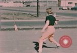 Standbild Tennis Elmendorf Air Force Base Alaska USA, 1954, aus Sekunde 38 historischem Filmmaterial Videoclip 65675034990