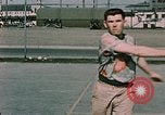 Standbild Tennis Elmendorf Air Force Base Alaska USA, 1954, aus Sekunde 46 historischem Filmmaterial Videoclip 65675034990