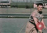 Standbild Tennis Elmendorf Air Force Base Alaska USA, 1954, aus Sekunde 47 historischem Filmmaterial Videoclip 65675034990