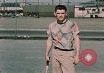 Standbild Tennis Elmendorf Air Force Base Alaska USA, 1954, aus Sekunde 49 historischem Filmmaterial Videoclip 65675034990