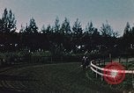 Standbild Pferderennen Palmer Alaska USA, 1953, aus Sekunde 15 historischem Filmmaterial Videoclip 65675034992