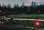 Standbild Pferderennen Palmer Alaska USA, 1953, aus Sekunde 17 historischem Filmmaterial Videoclip 65675034992