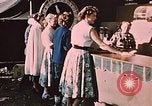 Image Alaskan femmes Palmer Alaska USA, 1953, de la seconde 12 séquences d'archives historiques vidéo 65675034998