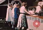 Image Alaskan femmes Palmer Alaska USA, 1953, de la seconde 16 séquences d'archives historiques vidéo 65675034998