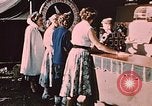 Image Alaskan femmes Palmer Alaska USA, 1953, de la seconde 17 séquences d'archives historiques vidéo 65675034998