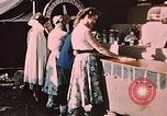 Image Alaskan femmes Palmer Alaska USA, 1953, de la seconde 19 séquences d'archives historiques vidéo 65675034998