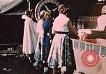 Image Alaskan femmes Palmer Alaska USA, 1953, de la seconde 31 séquences d'archives historiques vidéo 65675034998