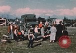 Immagine di pistola antiaerea in esposizione Palmer Alaska USA, 1953, secondo 7 filmato di repertorio 65675034999