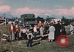 Immagine di pistola antiaerea in esposizione Palmer Alaska USA, 1953, secondo 10 filmato di repertorio 65675034999