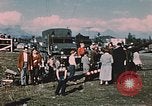 Immagine di pistola antiaerea in esposizione Palmer Alaska USA, 1953, secondo 11 filmato di repertorio 65675034999