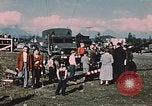 Immagine di pistola antiaerea in esposizione Palmer Alaska USA, 1953, secondo 12 filmato di repertorio 65675034999