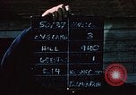 Immagine di pistola antiaerea in esposizione Palmer Alaska USA, 1953, secondo 33 filmato di repertorio 65675034999
