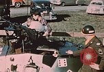 Immagine di pistola antiaerea in esposizione Palmer Alaska USA, 1953, secondo 35 filmato di repertorio 65675034999