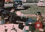 Immagine di pistola antiaerea in esposizione Palmer Alaska USA, 1953, secondo 37 filmato di repertorio 65675034999