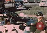 Immagine di pistola antiaerea in esposizione Palmer Alaska USA, 1953, secondo 38 filmato di repertorio 65675034999
