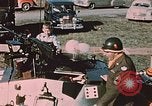 Immagine di pistola antiaerea in esposizione Palmer Alaska USA, 1953, secondo 39 filmato di repertorio 65675034999